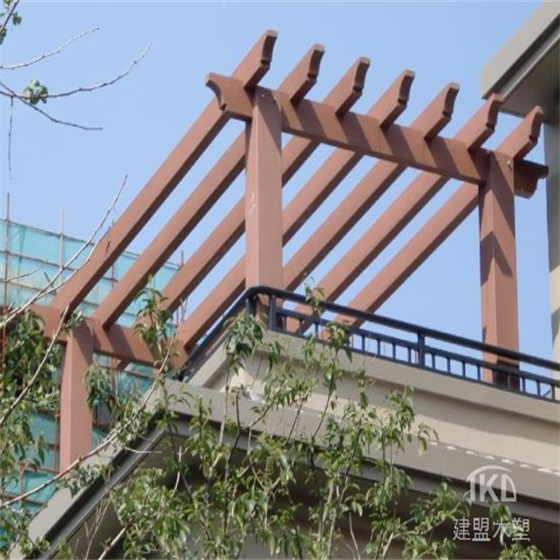 屋頂塑木花架