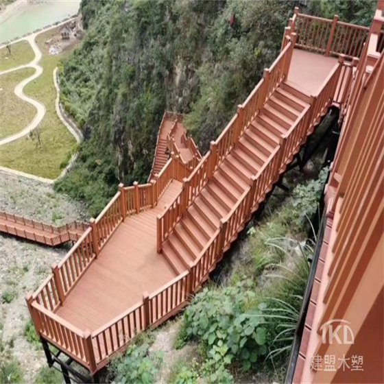 北京景區(qū)塑木棧道施工