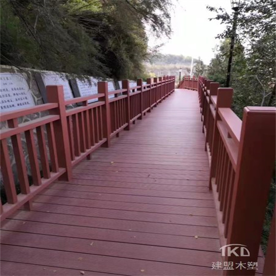 北京塑木棧道鋪裝
