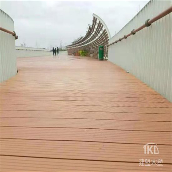 北京塑木地板廠家在哪里